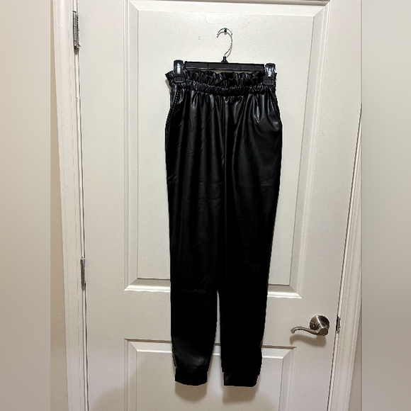 Black Plants - Picture 1 of 1